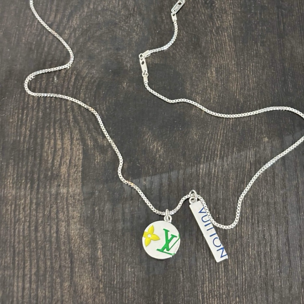 Preowned Louis Vuitton Monogram Necklace!